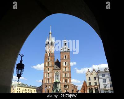 Basilique Sainte-Marie ou église Mariacki, symbole de Cracovie et l'un des plus célèbres monuments de Pologne Banque D'Images