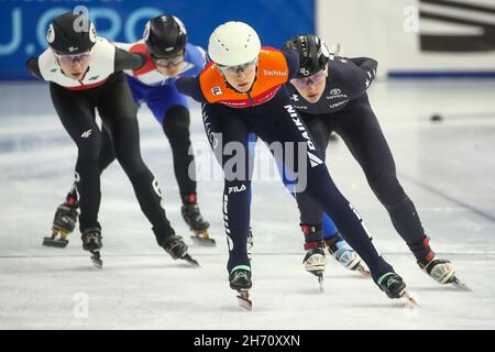 Debrecen, Hongrie.19 novembre 2021.DEBRECEN, HONGRIE - NOVEMBRE 19: Kamila Stormowska, de Pologne, Selma Poutsma, des pays-Bas, Kristen Santos, des États-Unis en compétition lors de la coupe du monde de patinage de vitesse sur piste courte de l'UIP à Fonix Arena le 19 novembre 2021 à Debrecen, Hongrie (photo d'Istvan Derencsenyi/Orange Pictures) crédit: Orange pics BV/Alay Live News Banque D'Images