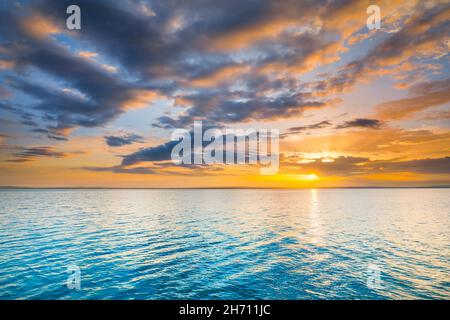 Vue depuis Arbon sur le lac de Constance au lever du soleil, canton de Thurgau, Suisse Banque D'Images