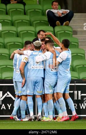 Melbourne, Australie, 19 novembre 2021.Melbourne City Célébrez le but de Connor Metcalfe lors de la première partie Du match De football A-League entre Melbourne City FC et Brisbane Roar FC.Crédit : Dave Helison/Speed Media/Alamy Live News Banque D'Images