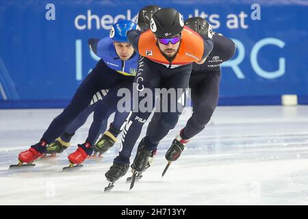 Debrecen, Hongrie.19 novembre 2021.DEBRECEN, HONGRIE - NOVEMBRE 19: Sjinkie Knegt des pays-Bas en compétition lors de la coupe du monde de patinage de vitesse sur piste courte de l'UIP à Foix Arena le 19 novembre 2021 à Debrecen, Hongrie (photo d'Istvan Derencsenyi/Orange Pictures) House of Sports Credit: Orange pics/Alay BV Live News Banque D'Images