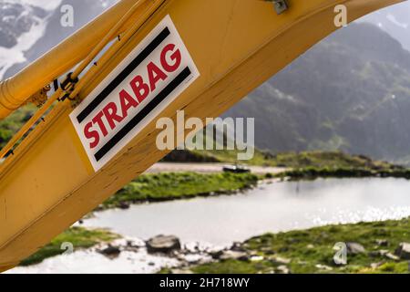 Sutenpass, Suisse - 13 août 2021 : chantier de construction de Strabag au col de Susten Banque D'Images