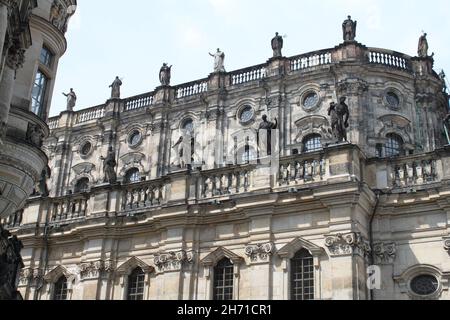 Vue détaillée de la Hofkirche à Dresde Banque D'Images