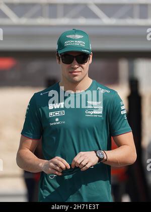 Losail, Qatar.19 novembre 2021.Motorsport: Formule 1, devant le Grand Prix du Qatar: Lance promenade du Canada de l'équipe Aston Martin dans le paddock crédit: Hasan Bratic/dpa/Alay Live News Banque D'Images