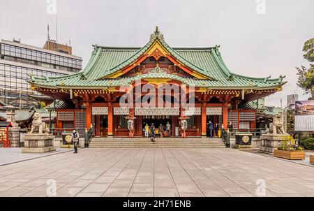 Sanctuaire Kanda Myojin, situé à Sotokanda, Chiyoda City, Tokyo.C'est l'un des 10 célèbres sanctuaires de Tokyo.Il a la scène pour le théâtre, bureau coloré. Banque D'Images