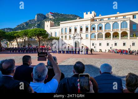 Monaco ville, Monaco.19 novembre 2021.Famille royale au Palais princier de Monaco-ville, le 19 novembre 2021, à l'occasion de la célébration de la Journée nationale Monacos crédit: Albert Nieboer/pays-Bas OUT/point de vue OUT/dpa/Alay Live News Banque D'Images