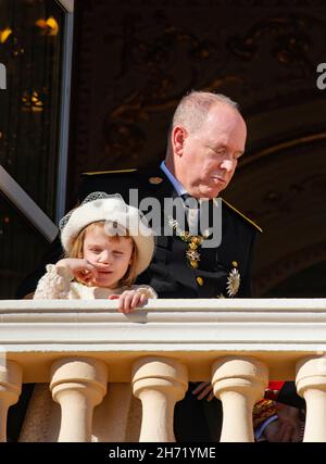 Monaco ville, Monaco.19 novembre 2021.Le Prince Albert II et la princesse Gabriella de Monaco au Palais princier de Monaco-ville, le 19 novembre 2021, à l'occasion de la célébration de la Journée nationale Monacos crédit: Albert Nieboer/pays-Bas OUT/point de vue OUT/dpa/Alay Live News Banque D'Images