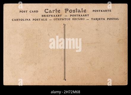 Arrière-plan papier utilisé.Lettre postale vintage.Carton sur fond noir Banque D'Images