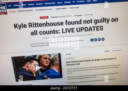Capture d'écran du site Web de Fox News à la suite du verdict de non-culpabilité rendu dans le procès pour meurtre de Kyle Rittenhouse le 19 novembre 2021. Banque D'Images