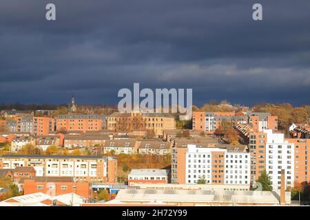 En direction de Burley à Leeds, West Yorkshire, Royaume-Uni Banque D'Images