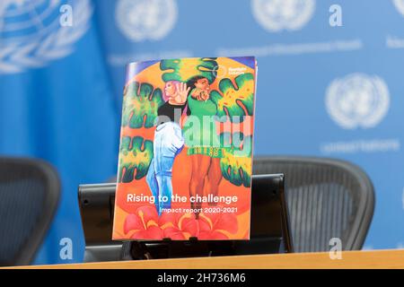 Nations Unies.19 novembre 2021.New York, États-Unis.19 novembre 2021.Rapport sur les femmes des Nations Unies à la hauteur du défi présenté lors d'une réunion de presse au Siège de l'ONU.Midi exposé du porte-parole du Secrétaire général les invités en personne étaient l'ambassadeur de l'UE auprès de l'ONU Olof Skoog et le directeur exécutif de l'ONU femmes SIMA Sami Bahous, auxquels se sont joints pratiquement la Directrice exécutive du Fonds des Nations Unies pour l'enfance (UNICEF) Henrietta Fore et l'Administrateur du Programme des Nations Unies pour le développement (PNUD) Achim Steiner.(Photo de Lev Radin/Pacific Press) crédit: Pacific Press Media production Corp./Alay Banque D'Images