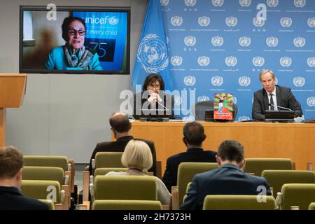 Nations Unies.19 novembre 2021.Henrietta Fore, Directrice exécutive du Fonds des Nations Unies pour l'enfance, s'est jointe à pratiquement une conférence de presse à l'occasion du lancement d'un rapport intitulé ONU femmes relever le défi au Siège de l'ONU.Midi exposé du porte-parole du Secrétaire général les invités en personne étaient l'ambassadeur de l'UE auprès de l'ONU Olof Skoog et le directeur exécutif de l'ONU femmes SIMA Sami Bahous, auxquels se sont joints pratiquement la Directrice exécutive du Fonds des Nations Unies pour l'enfance (UNICEF) Henrietta Fore et l'Administrateur du Programme des Nations Unies pour le développement (PNUD) Achim Steiner.(Crédit Imag crédit: ZUMA Press, I Banque D'Images