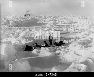 Le navire d'Ernest Shackleton Endurance s'est coincé dans la glace de l'Antarctique dans la mer de Weddell pendant son expédition épique en 1912 Banque D'Images