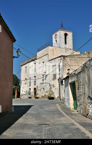 Village de Monistrol de Anoia dans un centre de population de Sant Sadurní de Anoia dans la région Alto Panades province de Barcelone, Catalogne, Espagne Banque D'Images