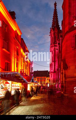 FRANCE, HAUT-RHIN (68), MULHOUSE, MARCHÉ DE NOËL, PLACE DE LA RÉUNION Banque D'Images