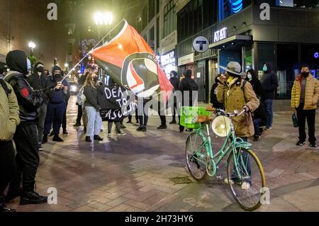 Boston, États-Unis.19 novembre 2021.15 mai 2021, Boston, Massachusetts, États-Unis : les gens se rassemblent en solidarité avec le peuple palestinien dans le contexte du conflit en cours avec Israël lors de la manifestation de Boston pour le rassemblement palestinien à Boston.Crédit : AFLO Co. Ltd./Alay Live News Banque D'Images