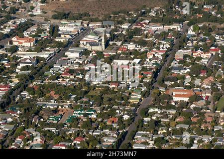 Vue panoramique de Graaff-Reinet, province du Cap-est, Afrique du Sud, y compris l'église réformée néerlandaise, 07 janvier 2011. Banque D'Images