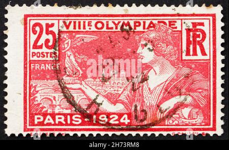 FRANCE - VERS 1924 : un timbre imprimé en France montre le Trophée, 8e Jeux Olympiques à Paris, vers 1924 Banque D'Images