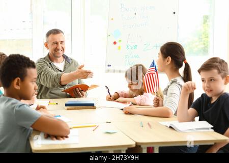 Élèves qui suivent des cours à l'école de langue Banque D'Images