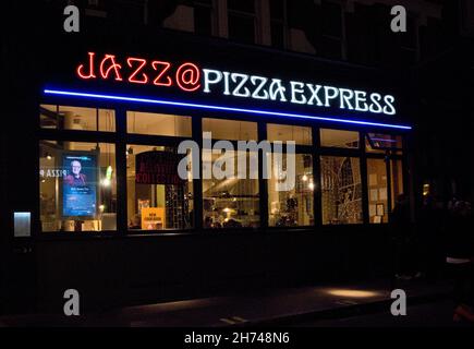 Le Pizza Express Jazz Club pendant le London Jazz Festival à Soho, Londres, Angleterre, Royaume-Uni Banque D'Images