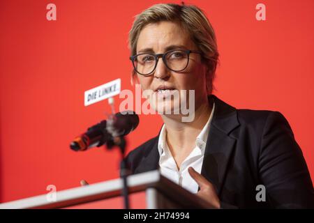 Bad Blankenburg, Allemagne.20 novembre 2021.Susanne Hennig-Wellsow, coprésidente fédérale du parti de gauche, prend la parole à la conférence du parti d'État.Suite au passage de Hennig-Wellsow à la direction fédérale du parti de gauche, un nouveau double leadership pour le parti d'État sera élu.Credit: Michael Reichel/dpa/Alay Live News Banque D'Images