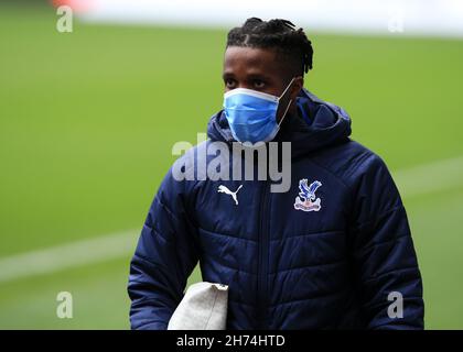 Burnley, Royaume-Uni.20 novembre 2021.Premier League football, Burnley contre Crystal Palace: Wilfred Zaha de Crystal Palace arrive au stade avant le match crédit: Action plus Sports/Alamy Live News Banque D'Images