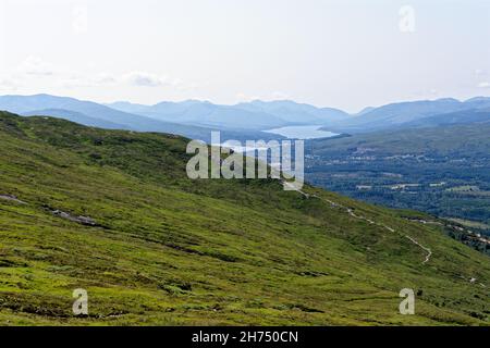 Vues sur le Loch Linnhe, le Loch Eil et le fort William depuis Ben Nevis (la plus haute montagne du Royaume-Uni, Ben Nevis se trouve à 1,345 mètres Banque D'Images