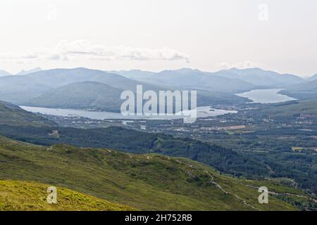 Vues sur le Loch Linnhe, le Loch Eil et le fort William depuis Ben Nevis (la plus haute montagne du Royaume-Uni, Ben Nevis se trouve à 1,345 mètres Banque D'Images