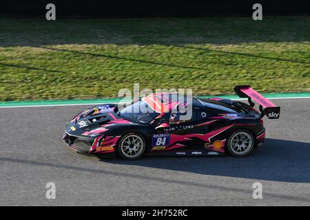 Scarperia, 19 novembre 2021 : course 1 du défi Ferrari Trofeo Pirelli lors des finales du défi Ferrari au Mugello 2021.Italie. Banque D'Images