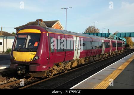 East Midlands Railway classe 170 diesel multiple Unit 170503 avec le 2L59 0742 Leicester à Grimsby Town service à Barnetby le 17/11/21. Banque D'Images