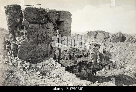 Une vue historique d'une partie des défenses concrètes lourdement bombardés du fort de la Malmaison à la suite de l'offensive française de 1917 pendant la première Guerre mondiale. Banque D'Images