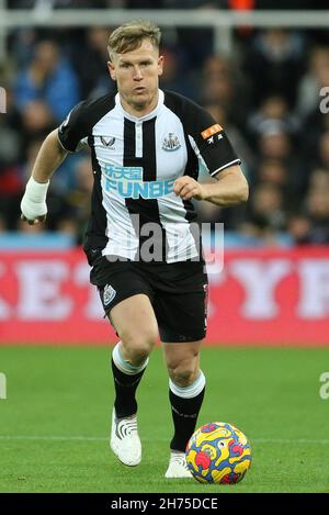 NEWCASTLE UPON TYNE.GBR.20 NOV Matt Ritchie de Newcastle United lors du match de la Premier League entre Newcastle United et Brentford au St. James's Park, Newcastle, le samedi 20 novembre 2021.(Crédit : will Matthews | MI News) crédit : MI News & Sport /Alay Live News Banque D'Images