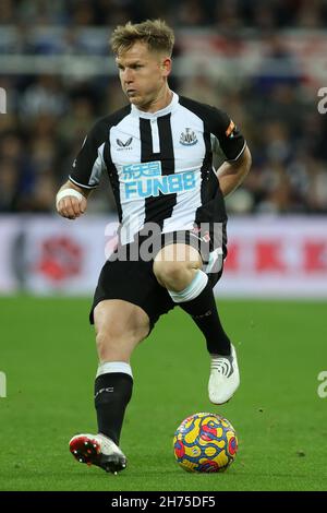NEWCASTLE UPON TYNE.GBR.20 NOV Matt Ritchie de Newcastle United lors du match de la Premier League entre Newcastle United et Brentford au St. James's Park, Newcastle, le samedi 20 novembre 2021.(Crédit : will Matthews | MI News) crédit : MI News & Sport /Alay Live News Banque D'Images