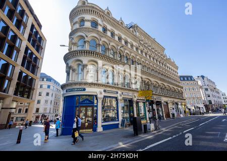 Sweetings, un restaurant de poissons et de fruits de mer à l'ancienne dans Queen Victoria Street, Londres EC4, dans le quartier financier du Square Mile Banque D'Images