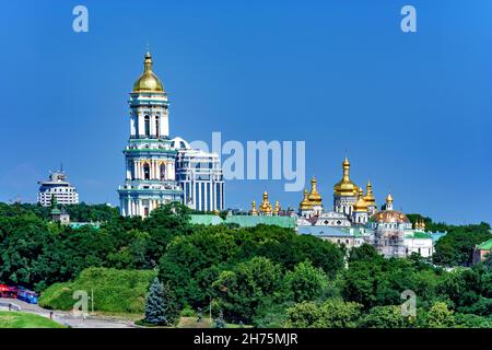 Coupoles dorées de la cathédrale de la Dormition, Laure de Pechersk de Kiev, Kiev, Ukraine. Banque D'Images