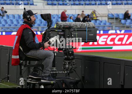 Rome, Italie.20 novembre 2021.ROME, Italie - 20.11.2021: DES CAMÉRAS DAZN SONT EN SERVICE SUR LE TERRAIN de la série italienne Un match de football entre SS LAZIO et FC JUVENTUS au stade olympique de Rome.Crédit : Agence photo indépendante/Alamy Live News Banque D'Images