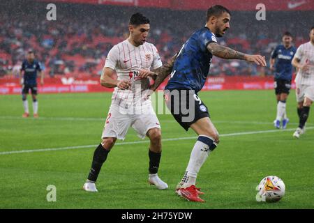 Séville, Séville, Espagne.20 novembre 2021.Joselu de Deportivo Alaves pendant le match de la Liga Santader entre Sevilla CF et Deportivo Alaves à Ramon Sanchez Pizjuan à Séville, Espagne, le 20 novembre 2021.(Credit image: © Jose Luis Contreras/DAX via ZUMA Press Wire) Banque D'Images