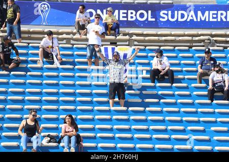 Montevideu, Uruguai, États-Unis.20 novembre 2021.Finale de la COPA Sudamericana: Athletico Paranaense et Red Bull Bragantino.Les fans arrivent pour le match de football entre Athletico Paranense et Red Bull Bragantino, valable pour la finale de la Copa Sudamericana, qui s'est tenue au stade Centenario, à Montevideo, en Uruguay, samedi (20).Credit: Leco Viana/TheNews2 (Credit image: © Leco Viana/TheNEWS2 via ZUMA Press Wire) Banque D'Images