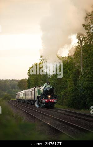 61306 Mayflower Thompson B1 Locomotive à vapeur avec le Sunset Steam Express Banque D'Images