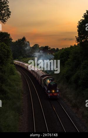 61306 Mayflower Thompson B1 Locomotive à vapeur avec le Sunset Steam Express Banque D'Images