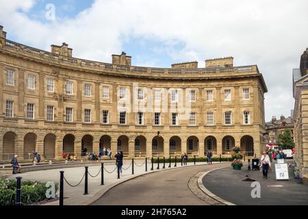 Le Crescent Hotel and Spa est un bâtiment classé de catégorie II à Buxton Derbyshire, récemment rénové avec l'aide d'une subvention du fonds de loterie du patrimoine Banque D'Images