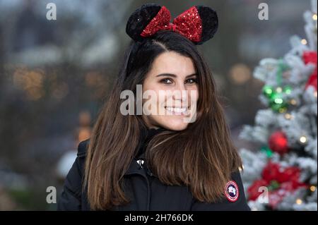 Karine Ferri participe au Noël enchanté de Disney au parc Disneyland Paris à Marne-la-Vallée, près de Paris, France, le 20 novembre 2021.Photo d'Aurore Marechal/ABACAPRESS.COM Banque D'Images