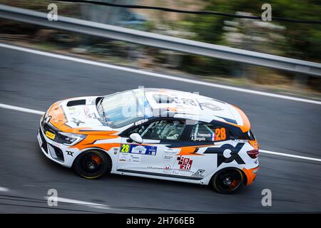 28 Franceschi Jean-Baptiste (FRA), Gorguilo Anthony (FRA), Renault Clio 2021, Toksport WRT, action pendant le rallye FIA Islas Canarias, 8e tour du championnat européen de rallye FIA 2021, du 18 au 20 novembre 2021 à Las Palmas de Gran Canaria, Espagne - photo: Énormania et/Grégoire/DPPI/LiveMedia Banque D'Images