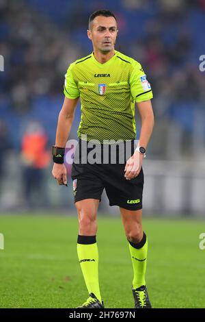 ROME, ITALIE - novembre 20 : l'arbitre Marco Guida gestes pendant la série italienne Un match de football entre SS Lazio et FC Juventus Stadio Olimpico le 20,2021 novembre à Rome, Italie Banque D'Images