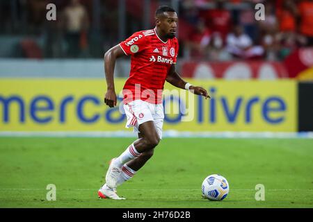 Porto Alegre, Brésil.20 novembre 2021.RS - Porto Alegre - 11/20/2021 - BRÉSILIEN 2021, INTERNATIONAL X FLAMENGO - Edenilson, joueur international lors d'un match contre Flamengo au stade Beira-Rio pour le championnat brésilien A 2021.Photo: Pedro H. Tesch/AGIF/Sipa USA crédit: SIPA USA/Alay Live News Banque D'Images