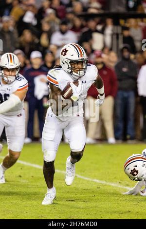 Columbia, SC, États-Unis.20 novembre 2021.Auburn Tigers en marche arrière Tank Bigsby (4) court en première position contre les Gamecocks de Caroline du Sud dans le match SEC au stade Williams-Brice à Columbia, SC.(Scott Kinser/Cal Sport Media).Crédit : csm/Alay Live News Banque D'Images