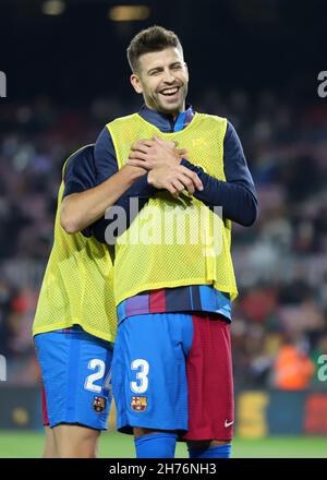 Sabadell, Barcelone, Espagne.20 novembre 2021.Barcelone Espagne 20 octobre 2021 Gerard pique (FC Barcelone) regarde pendant la Liga Santander entre le FC Barcelone et Espanyol Barcelone au Camp Nou le 20 novembre 2021 à Barcelone.Crédit : Xavi Urgeles/ZUMA Wire/Alay Live News Banque D'Images