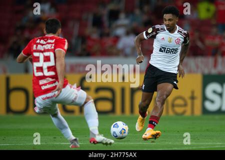 Beira-Rio, Porto Alegre, Brésil.20 novembre 2021.Brésil Serie A, Internacional versus Flamengo; Vitinho de Flamengo Credit: Action plus Sports/Alamy Live News Banque D'Images