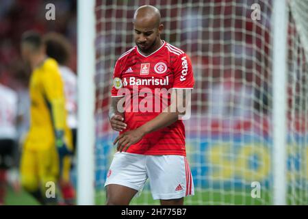 Beira-Rio, Porto Alegre, Brésil.20 novembre 2021.Brazilian Serie A, Internacional versus Flamengo; Patrick of Internacional Credit: Action plus Sports/Alamy Live News Banque D'Images