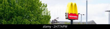 Londres, Angleterre, Royaume-Uni - 6 juin 2021 : McDonalds passe par le confinement du restaurant en raison de Covid-19 Banque D'Images